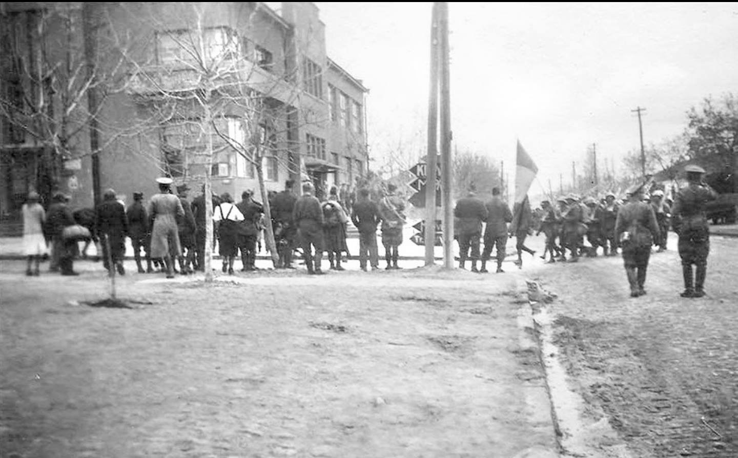  Перекресток улицы 25 го Октября и переулка Энегльса